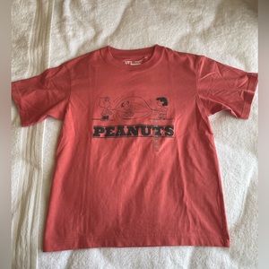 Uniqlo Retro Peanuts Charlie Brown Snoopy Tee